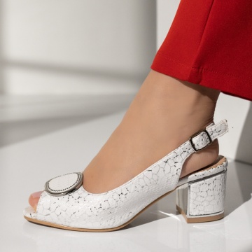 Pantofi cu toc, Pantofi dama cu toc gros si accesoriu decorativ albi MOD14239, modlet.ro