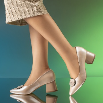 Pantofi dama cu toc gros si accesoriu metalic bej sidefat din Piele naturala MOD13956, 3, modlet.ro