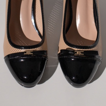 Pantofi dama cu toc gros si varf lacuit negru cu bej MOD12119, 4, modlet.ro