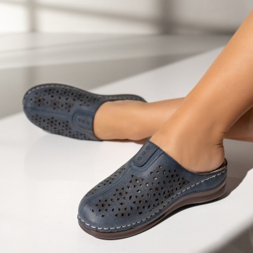 Saboti dama cu platforma si perforatii albastri MOD14257