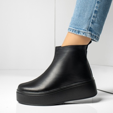 Ghete fara toc, Ghete scurte dama cu platforma si fermoar negre din Piele naturala MOD14013, modlet.ro