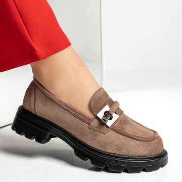 Pantofi casual dama cu accesoriu decorativ khaki suede MOD13366, 3, modlet.ro