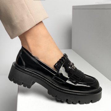 Pantofi casual dama cu accesoriu decorativ negri luciosi ANA80