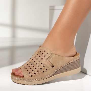 Papuci si slapi dama, Papuci casual dama cu platforma si perforatii bej MOD14319, modlet.ro